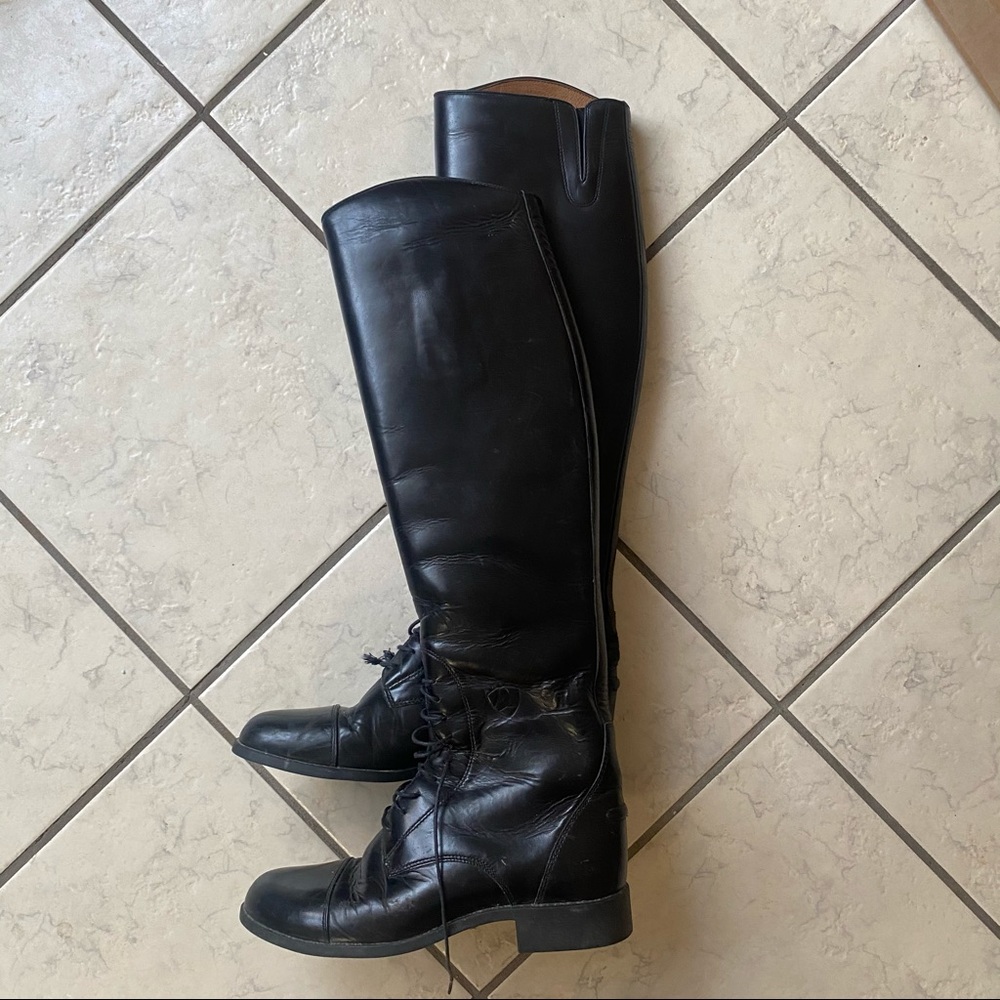 Ariat English riding boots! Comes with boot pulls